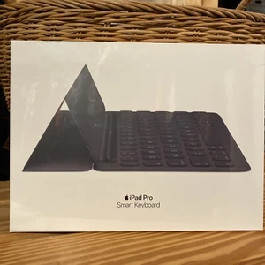 Apple Smart Keyboard Folio for 10.2/10.5 inch iPad Pro A1829 MPTL2LL/A - NEW - Picture 1 of 6