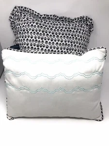 Cynthia Rowley Set of 2 Decorative Throw Pillows Black & White - Picture 1 of 8