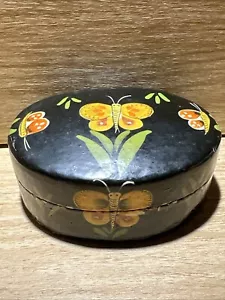 Vintage Lacquer Ware Butterfly 1965 Wood Round PAINTED FLORAL STASH BOX Trinket - Picture 1 of 10