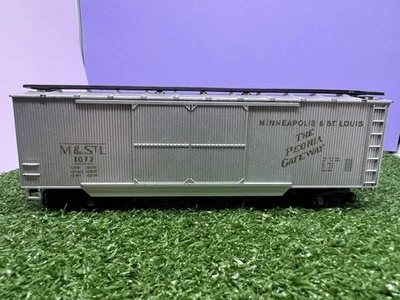 Vintage M&StL “Peoria Gateway” Silver Boxcar – HO Scale #1072 - Image 1 of 4