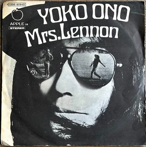 YOKO ONO - MRS. LENNON / MIDSUMMER NEW YORK - 7" ITALY 1971 - VG+/VG+ - Picture 1 of 4