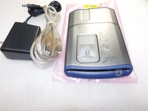 Iomega Zip 750 750MB USB Drive Z750USB 30846400 W/Cables Perfect Condition - Afbeelding 1 van 4