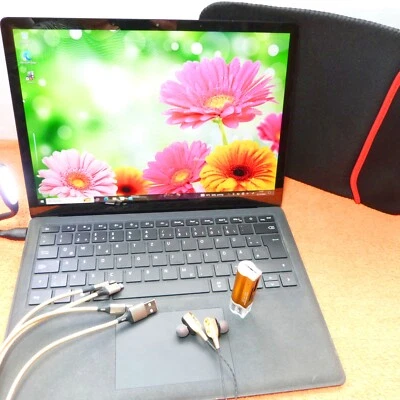 mit XL EXTRAS MS Surface Laptop 2  13 Zoll 2K TOUCH l Windows 10 8GB RAM Core i7 - Bild 1 von 4