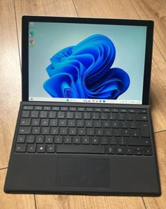 FAST SURFACE PRO 5 i7 16GB 512GB SSD WINDOWS 11 TOUCHSCREEN SLIM SLIVER - Picture 1 of 5