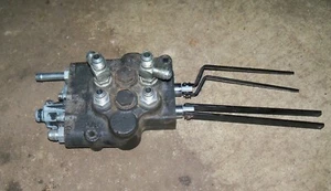 John Deere 318 332 H2 Regelventil, späte Modelle, AM108779 - Bild 1 von 3