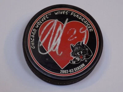 Chicago Wolves Wives Hockey Puck AHL Autógrafo Firmado 2002 2003 Kirill Safronov? Foto 1 de 3