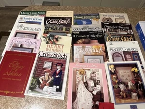 Lot of 20 Leisure Arts And Miscellaneous Cross Stitch Patterns Leaflets 1980's - Picture 1 of 11