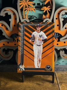 2025 Topps Update Cody Bellinger #US50 Halloween Foil - Picture 1 of 1