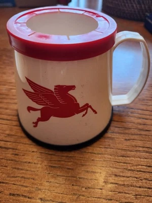 Taza y visor Mobile Oil Pegasus, vintage Foto 1 de 4