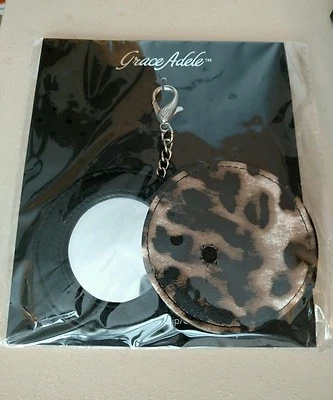 NUEVO Grace Adele Clip-On Estampado Leopardo Bolsillo Espejo Cartera Accesorio Foto 1 de 4
