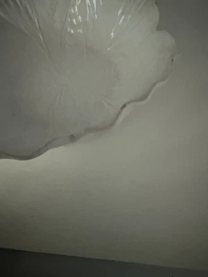 BORDALLO WHITE CABBAGE LEAF BOWL MEDIUM-FRUIT BOWL Vintage - Image 1 of 4