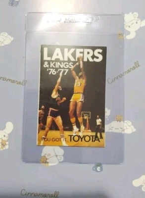 1976-77 Los Angeles Lakers Calendario de Bolsillo Kareem Abdul-Jabbar Cubierta Foto 1 de 2