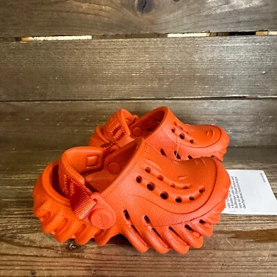 全新 全新带标签 Little Kids Crocs Echo 橙色 舒适木屐 凉鞋 尺码 4 C — 第 1/4 张图片