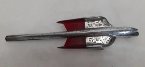 ** (1) Adorno Oldsmobile Jet Hood vintage de 1940 con inserto Lucite rojo 555088 - Imagen 1 de 7