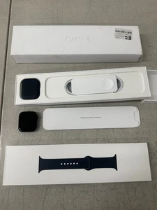 Apple Watch Series 7 (GPS) 45 MM minuit boîtier en aluminium bracelet sport minuit - Photo 1 sur 9
