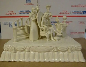 Galleggiante Disney Lenox Cenerentola "Una principessa è trovata" senza marchio non dipinto - Foto 1 di 12