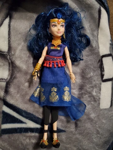 Disney Descendants Genie Chic Evie Doll Isle of the Lost Cover