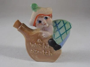 Antica fiaschetta Sipper occhio di googly figura A Wee Bit O'Scotch ragazzo ceramica Giappone - Foto 1 di 5