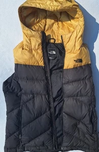 The North Face Black & Gold Puffer Hooded Jacket Vest Womens Size L - Picture 1 of 7