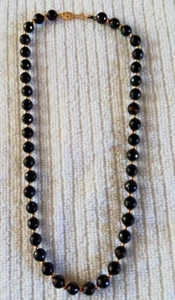 Collana antica in oro giallo 14 kt e perle di onice nera sfaccettate 18" - Foto 1 di 5