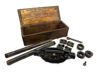 Vintage F. Armstrong Bridgeport CT No.2 Stock Pipe Threader Die Set Original Box - Image 1 of 4
