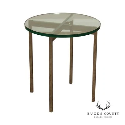 Mesa auxiliar moderna de mediados de siglo con tapa de vidrio cromada Foto 1 de 4