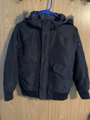 Chaqueta de bombardero Swiss Tech negra para niños con capucha de piel sintética LG 10/12 (usada 5 veces) Foto 1 de 4