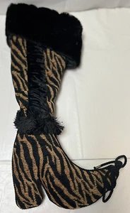 Stagioni di Serendipity GRANDE Calza Natalizia 22" Stivale Stampa Animalier - Foto 1 di 8