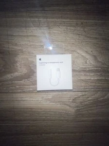 Apple Lightning to 3.5mm Headphone Jack Adapter MMX62AM/A - Photo 1 sur 2