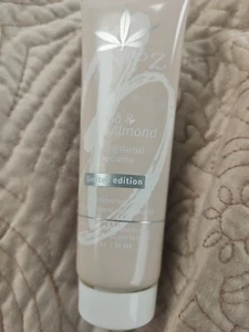 Hempz Beauty Koa And Sweet Almond Hand Creme - Picture 1 of 2