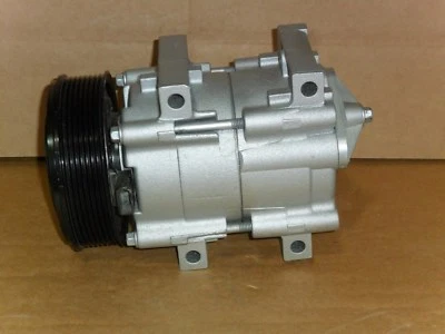 COMPRESOR DE AIRE ACONDICIONADO FORD E350, E450, FORD EXCURSION 7,3 L DIÉSEL Foto 1 de 4