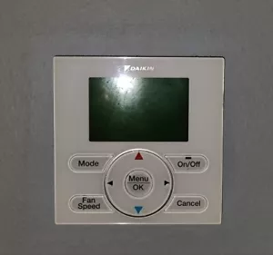 Télécommande de navigation filaire Daikin thermostat BRC1E72 d'occasion - Photo 1/1
