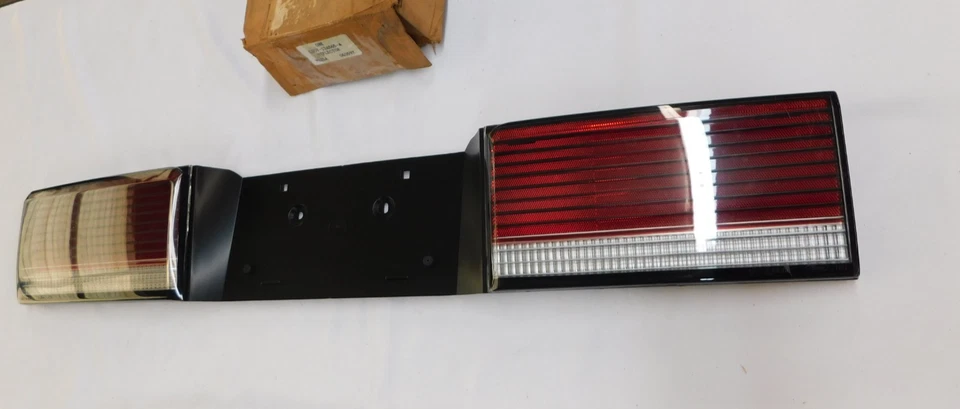NOS OEM Ford 1988 1989 Lincoln Continental Tail Light Lamp Reflector Lens Panel - Image 1 of 4