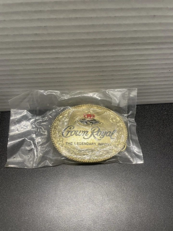 Hebilla de cinturón vintage Crown Royal 1994 House of Seagrams tono dorado Foto 1 de 4