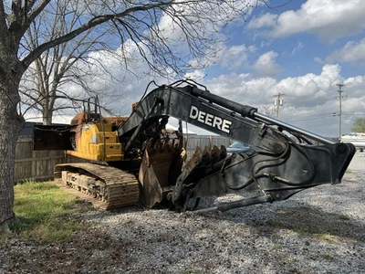 Excavadora John Deere 210 G LC 2019 para piezas o reparación. Necesita cabina y cableado nuevos Foto 1 de 4