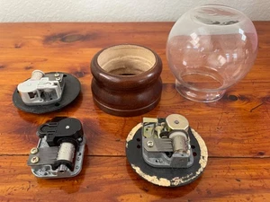 Spieluhr Stücke Konvolut Aufzieh Spieluhr Mechanische Teile Ständer & Ungewöhnlicher Globus - Bild 1 von 9