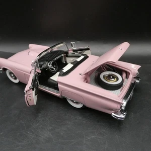 Danbury pressofuso scala 1/24 come nuovo - Ford Thunderbird 1957 - rosa - Foto 1 di 12