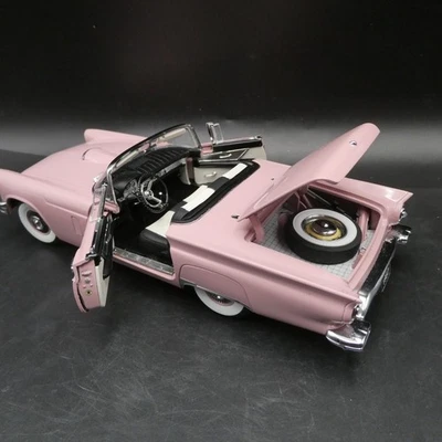 Danbury Mint 1/24  Scale Diecast - 1957 Ford Thunderbird - Pink - Image 1 of 4