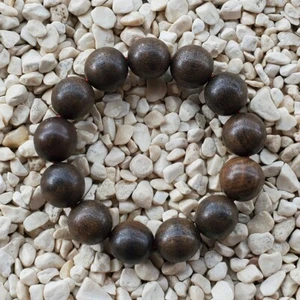 Pulsera de madera de aloe de 13 cuentas de madera de aloe Aetoxilon 18 mm indonesio Gaharu Buaya 13 cuentas #44 - Imagen 1 de 4