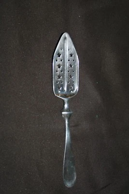 Cuillère à absinthe ancienne en métal argenté - Photo 1/2