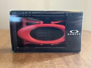 Nuevo en Caja Nuevo de Colección Y2K Oakley Ellipse Big O Hebilla de Cinturón 99213-465 - Línea Roja - Imagen 1 de 4