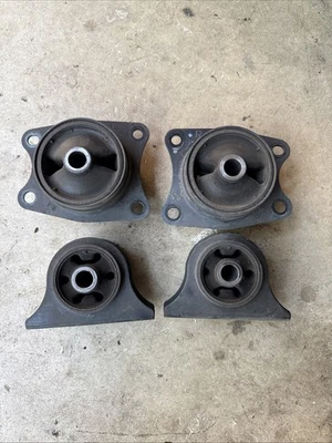 2003 HONDA S2000 DIFFERENTIAL DIFF MOUNTS  SET #117 - Image 1 of 4