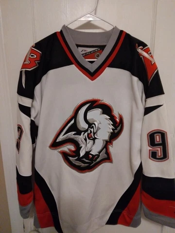 Buffalo Sabres Doug Gilmore #93 Pro-Player Adult Medium Goat Head Hockey Jersey Cover