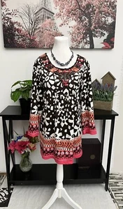 R.Q.T Women’s Plus Top Blouse 3/4 Sleeve Paisley Scoop Neck With details Sz 2XL - Picture 1 of 14