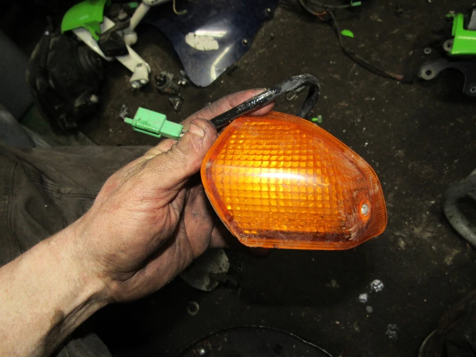 Kawasaki ZX-6 ZX600 E NINJA 1993 intermitente trasero direccional Foto 1 de 1