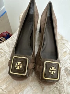 Tory Burch Shoes Womens 8.5 M Brown Suede Leather Pumps Heel Chunky Gold Logo - Picture 1 of 17