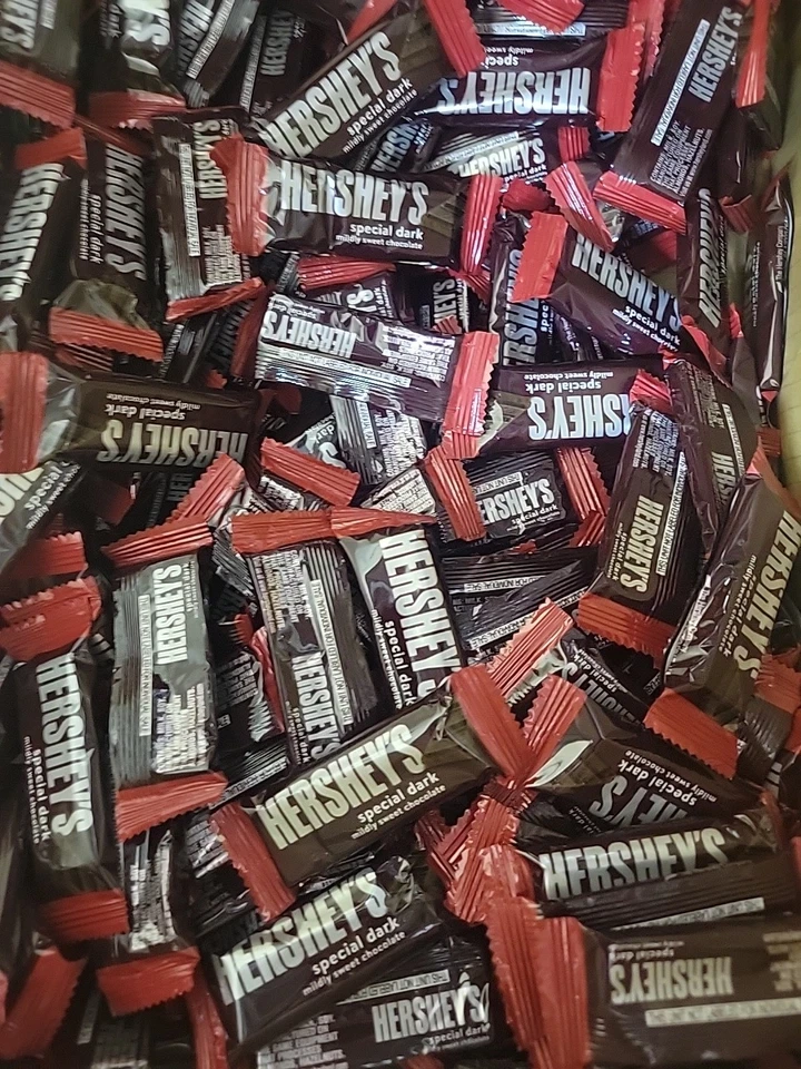 HERSHEY’S SPECIAL DARK Chocolate, Tamaño de Snack, Barras de Caramelo a Granel (Bolsa de 2 Libras) Venta Foto 1 de 2