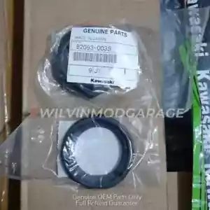Genuine OEM Fork Dust Seal 92093-0035 Fit 97-18 Kawasaki ZX600/636 VN900 KLE650 - Foto 1 di 1