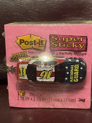 NASCAR TEAM "ROUSH RACING" REPLICA RACING CAR #9, 16 KEY CHAINS W/Post It Notes Cover