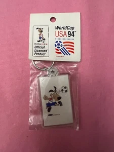 Vintage Keychain: WORLD CUP USA 1994 Striker - Rectangle SEALED - Soccer FIFA - Picture 1 of 4